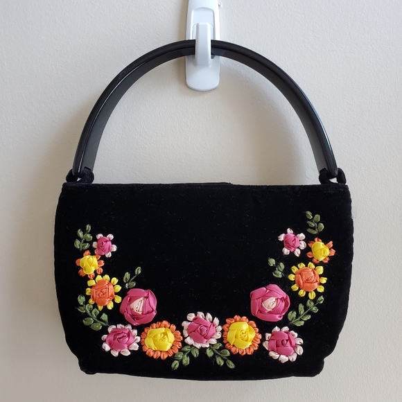 Vintage Talbots Black Velvet handbag Small Floral embroidery Plastic Handle - Picture 3 of 11